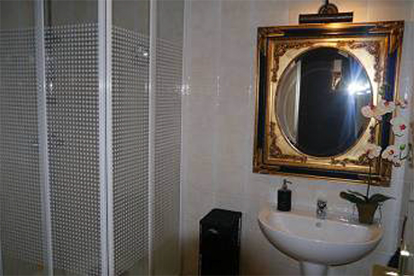 bathroom image